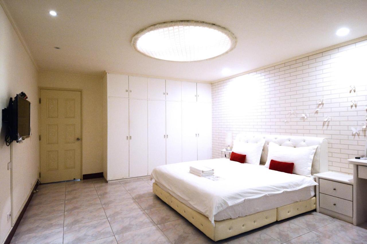 Ferienwohnung Ariyoshi Ya Tainan Exterior foto