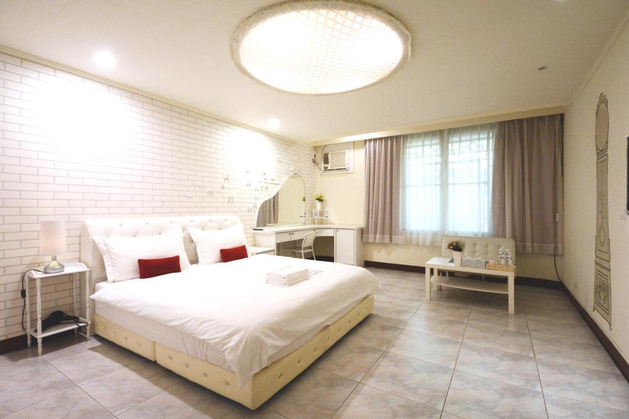 Ferienwohnung Ariyoshi Ya Tainan Exterior foto