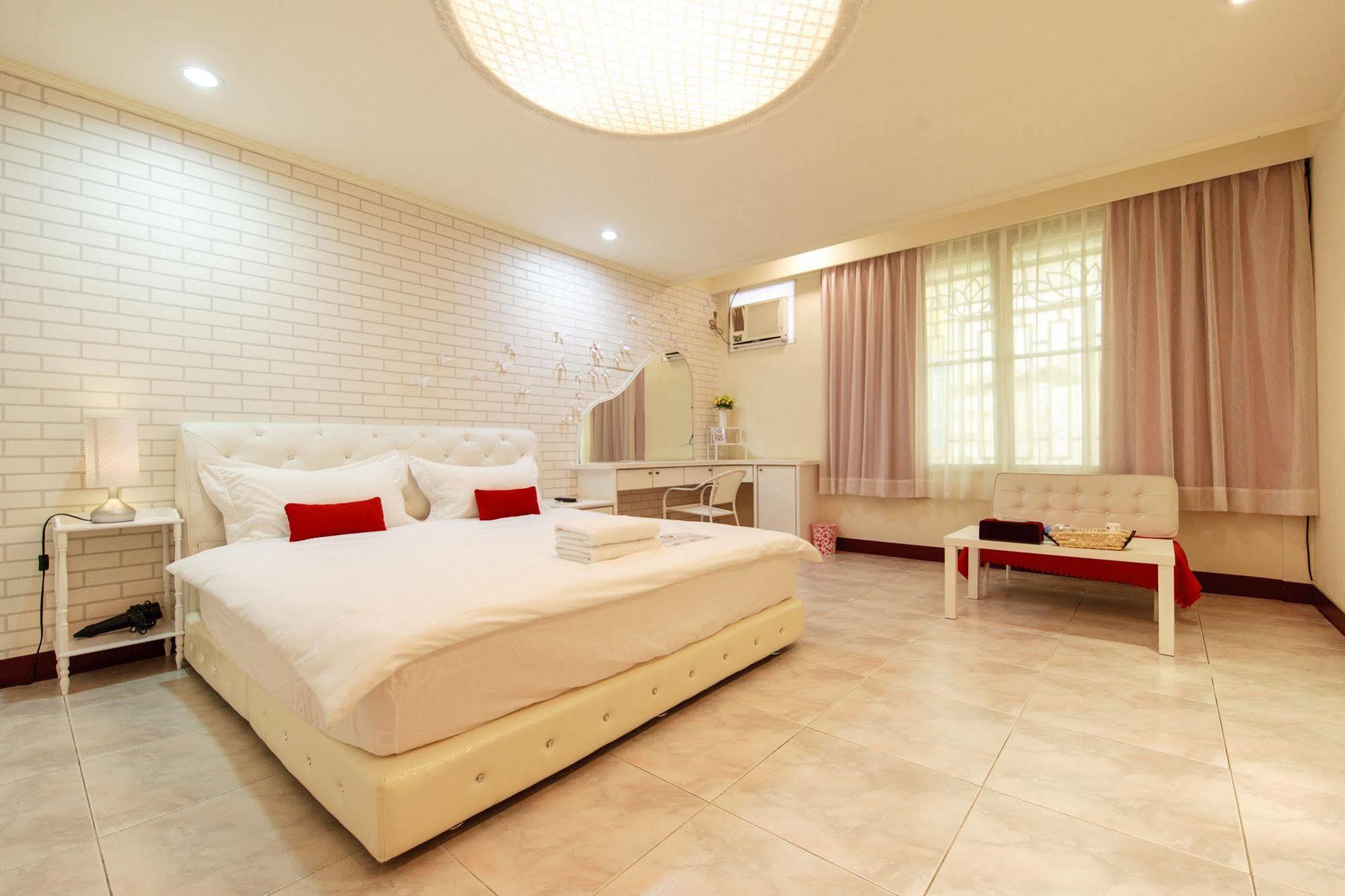 Ferienwohnung Ariyoshi Ya Tainan Exterior foto